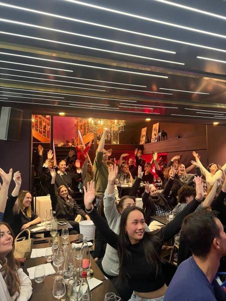 Organiser un dîner de fin d’année dans un restaurant élégant et privatisable à Marseille Vieux Port